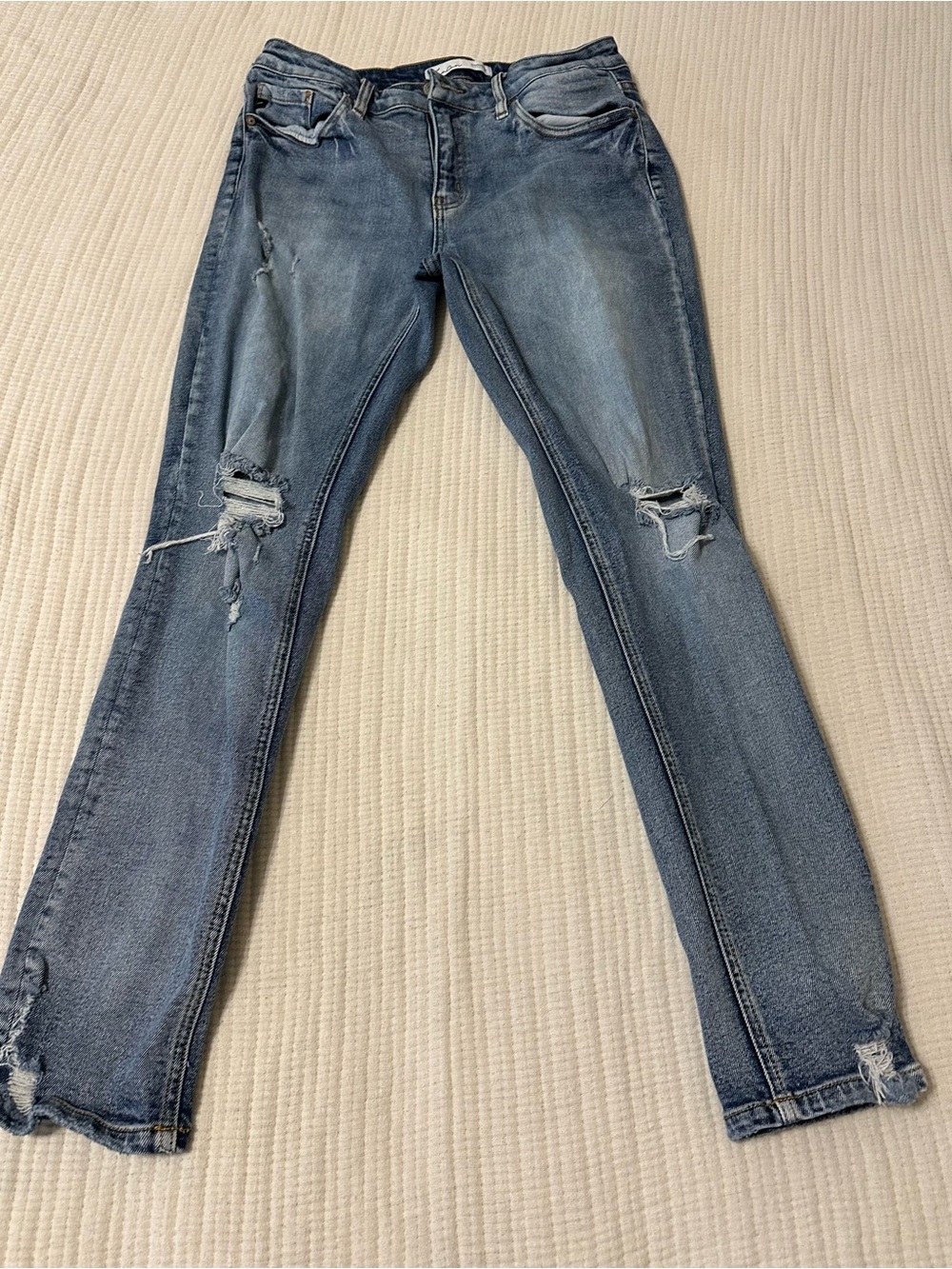 KanCan Women’s Distressed Light Blue Slim Jeans Size 27